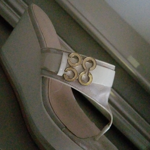 Shoes - Picture 3 of 7